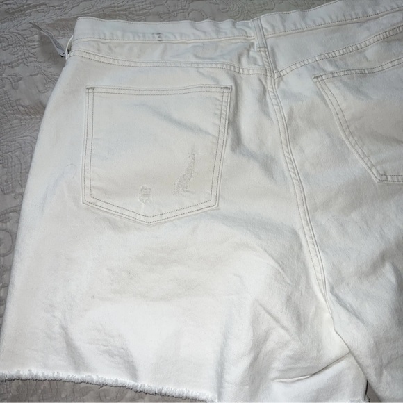 Arizona Juniors 23 Hi-Rise White Denim Cutoff Jean Shorts  4" Inseam NEW - Picture 10 of 12